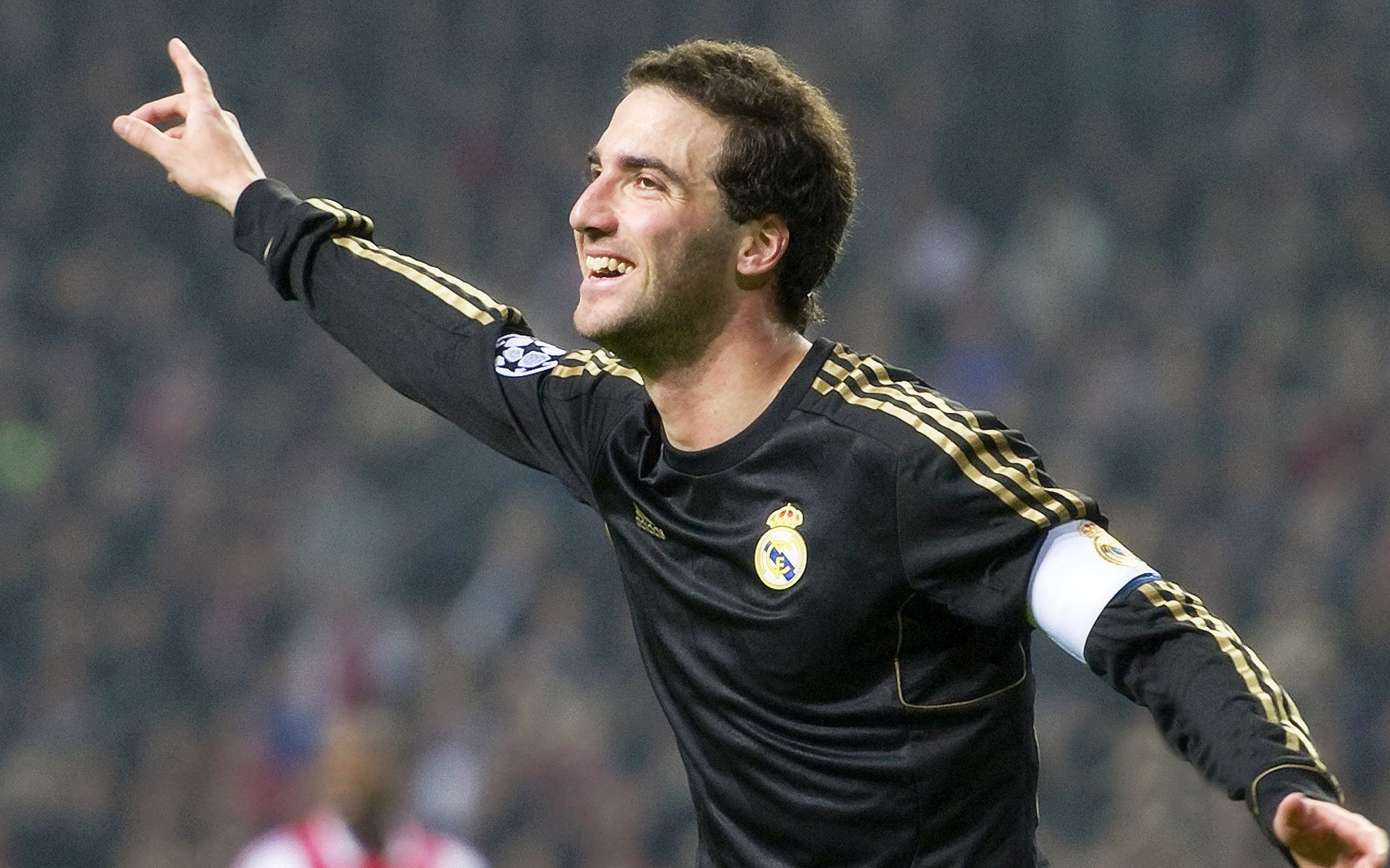 DB电竞分析入口-当土耳其铁壁遇上拉什福德时间，拜仁单节风暴如何改写欧冠剧本